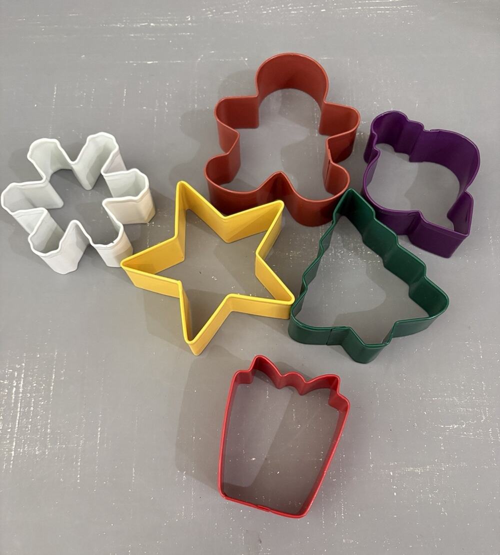 Williams Sonoma Christmas Cookie Cutters Set of 6 Painted Metal Holiday Shapes